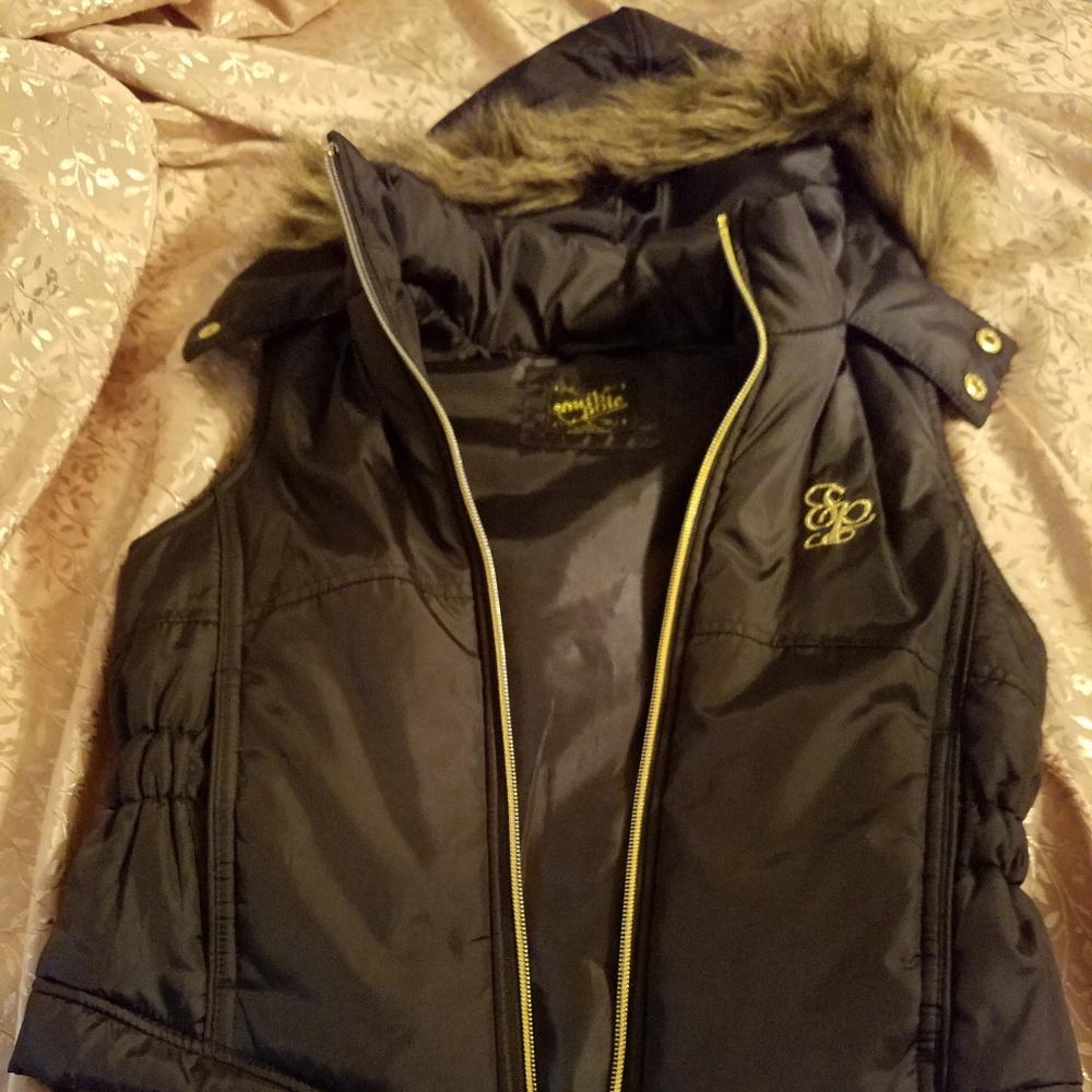 Girls sleeveless puffer coat